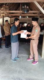 Wujud Pelayanan Prima, Pemerintah Kalurahan Ngipak Serahkan Akta Kematian Langsung kepada Ahli Waris